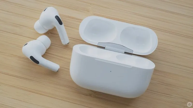 AirPods – ile wytrzymuje bateria i jak długo działają na jednym ładowaniu?