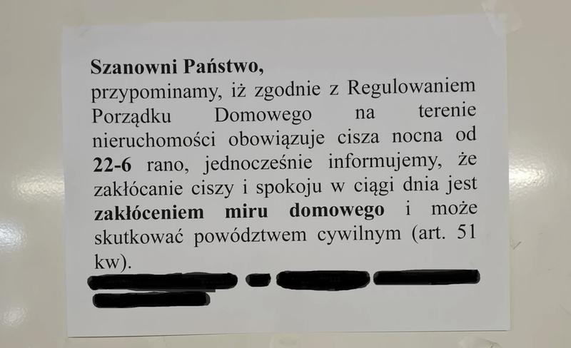Głośne słuchanie muzyki