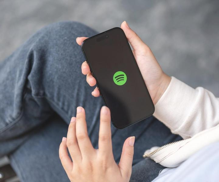 Jak włączyć teledyski w spotify